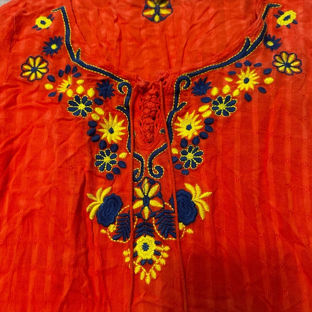 Umgee Coral Tunic / Dress (mini) with Blue and Yellow Embroidery Size Medium EUC - Picture 4 of 13